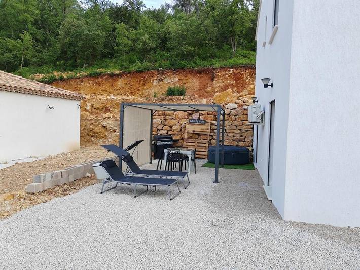 Appartement de vacances pour 4 personnes, avec jardin et vue, animaux acceptés