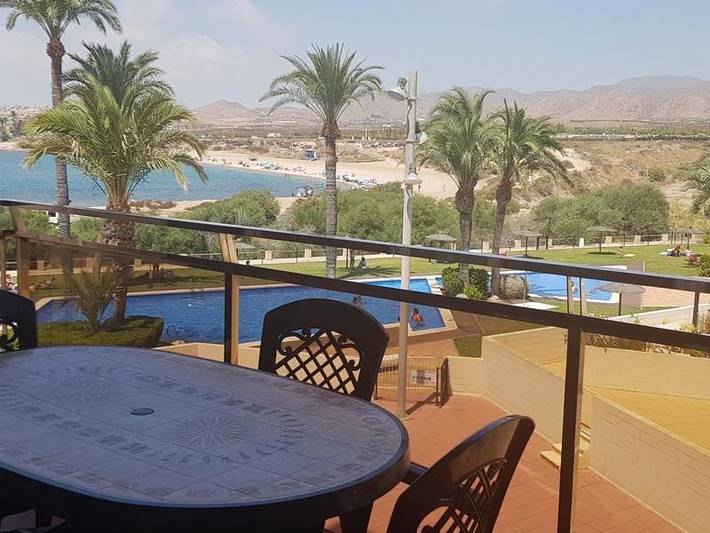 Apartamento para 4 personas, con balcón además de vistas y piscina en Isla Plana