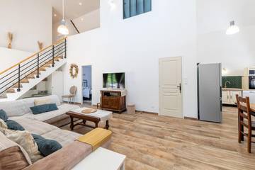 Gîte pour 9 personnes, avec jardin, adapté aux familles à Saint-Setiers