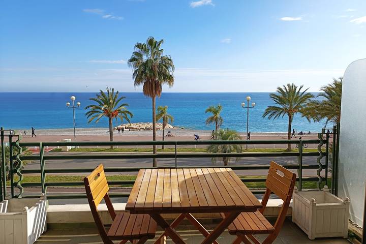 Studio pour 2 personnes, avec balcon, adapté aux familles à Nice