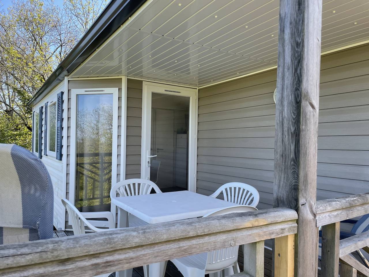Bungalow confortable à Argences-en-Aubrac avec piscine in Graissac, Argences en Aubrac