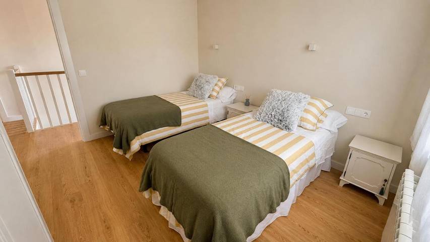 Casa rural para 11 personas, con Balcón y Terraza además de Jardín y Piscina en Sanxenxo - 3