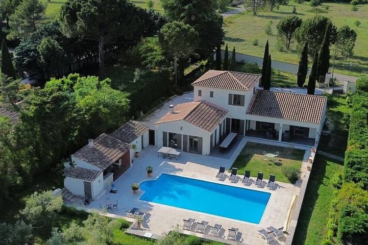 Villa pour 16 personnes, avec Terrasse et Jardin