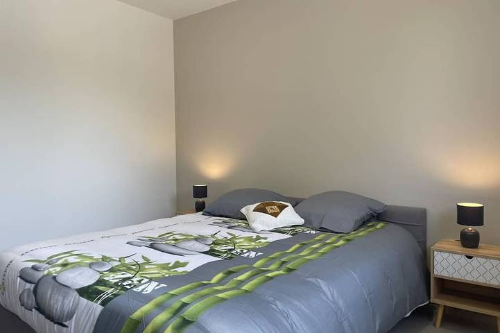 Gîte pour 4 personnes, avec terrasse et jardin dans Couzon - 4