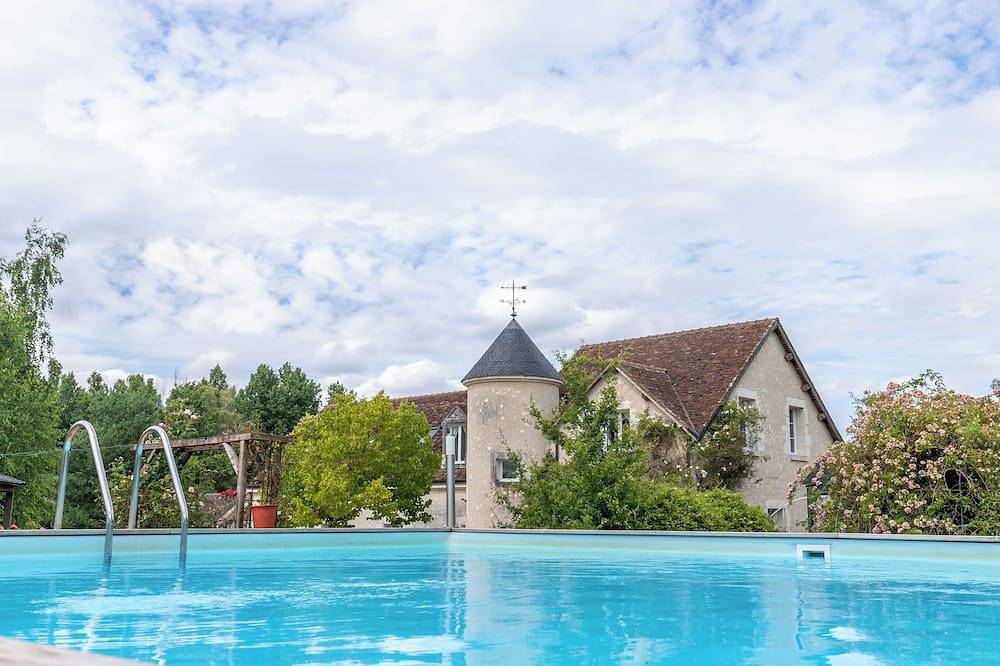Le Clos de la Bodice,15 pers, 7 ch, Piscine, Jacuzzi 8 places in Cellettes, Région de Blois