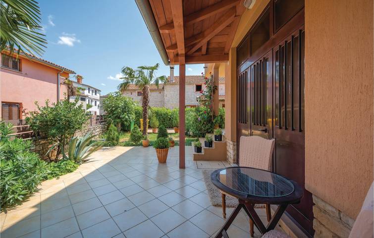 Ganze Ferienwohnung, Charmante 100 m² große Ferienwohnung mit Terrasse, Parkplatz und WLAN in Rovinjsko Selo in Rovinjsko Selo, Rovinj