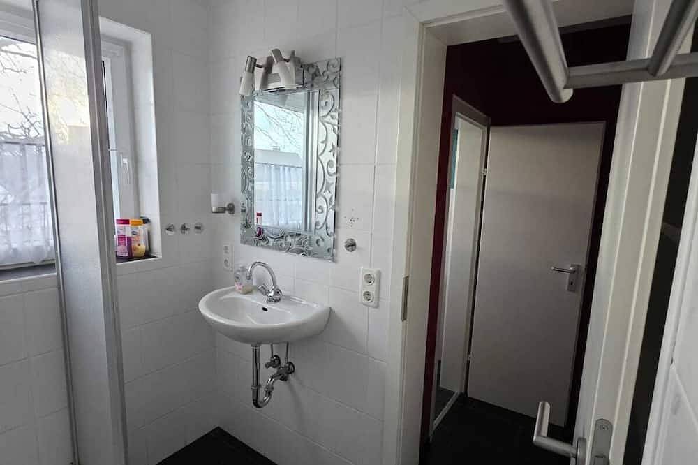 Shiraz-Home Ferienhaus in Holzminden,120m³ Privatsphäre für ungestörte Erholung in Holzminden, Landkreis Holzminden