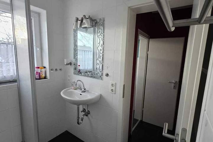 Shiraz-Home Ferienhaus in Holzminden,120m³ Privatsphäre für ungestörte Erholung in Holzminden, Landkreis Holzminden