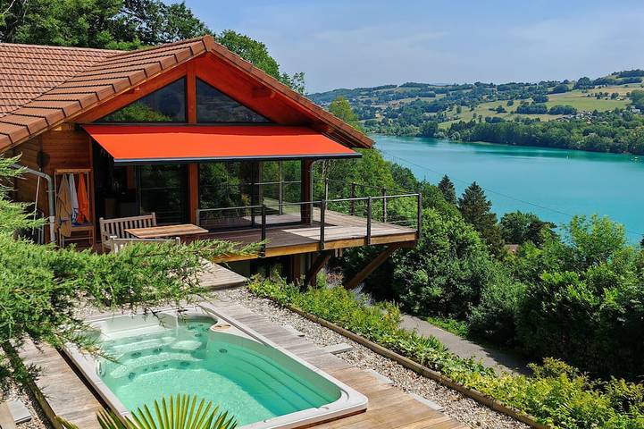 Ferme pour 2 personnes, avec jardin ainsi que balcon et jacuzzi dans l' Isère