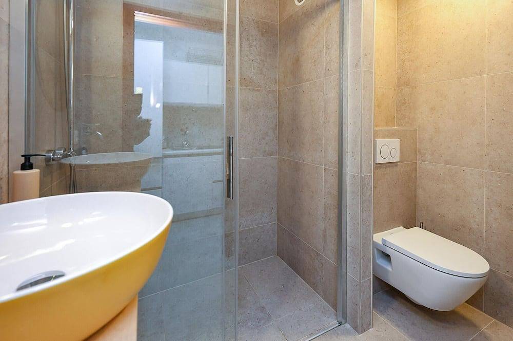 Hel lejlighed, 1 bedroom awesome apartment in Oostende in Oostende by, Oostende
