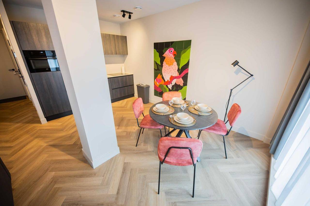 Geheel appartement, Alphabet Apartments - Kerkstraat 71 in Hilversum, Noord-Holland