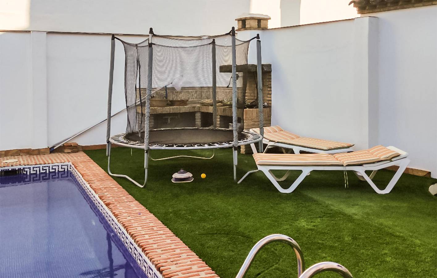 Cozy Apartment with Pool, WiFi & AC | 300m to Los Ángeles in Los Ángeles (Jimena de la Frontera), Jimena de la Frontera