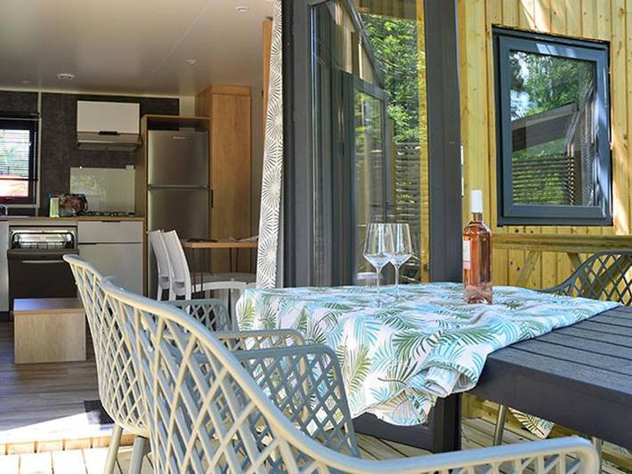 Camping Brantôme Peyrelevade - Mobilheim 4 personen - Mobilheim "Olivier" (2023) Sonntag, 2 Schlafzimmer 2 Badezimmer, großes Wohnzimmer (tv), Terrasse in Brantôme en Périgord, Périgord Vert