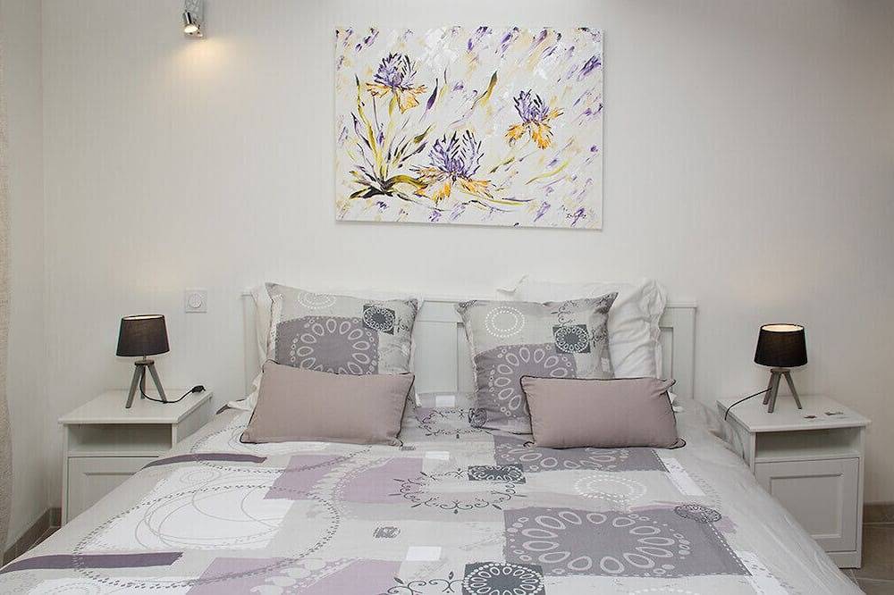 Appartement entier, Gîte les Iris <br>Studio 3 * Climatisé in L'Isle-sur-la-Sorgue, Vaucluse