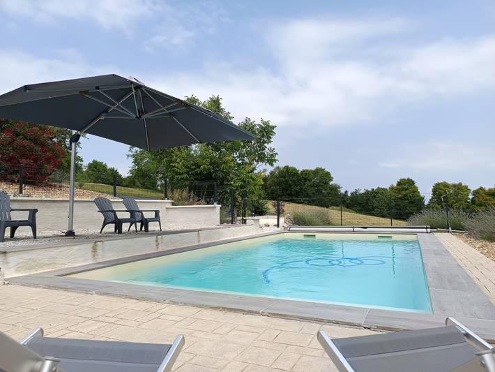 Gîte pour 12 personnes, avec piscine ainsi que jardin et terrasse en Dordogne - 4