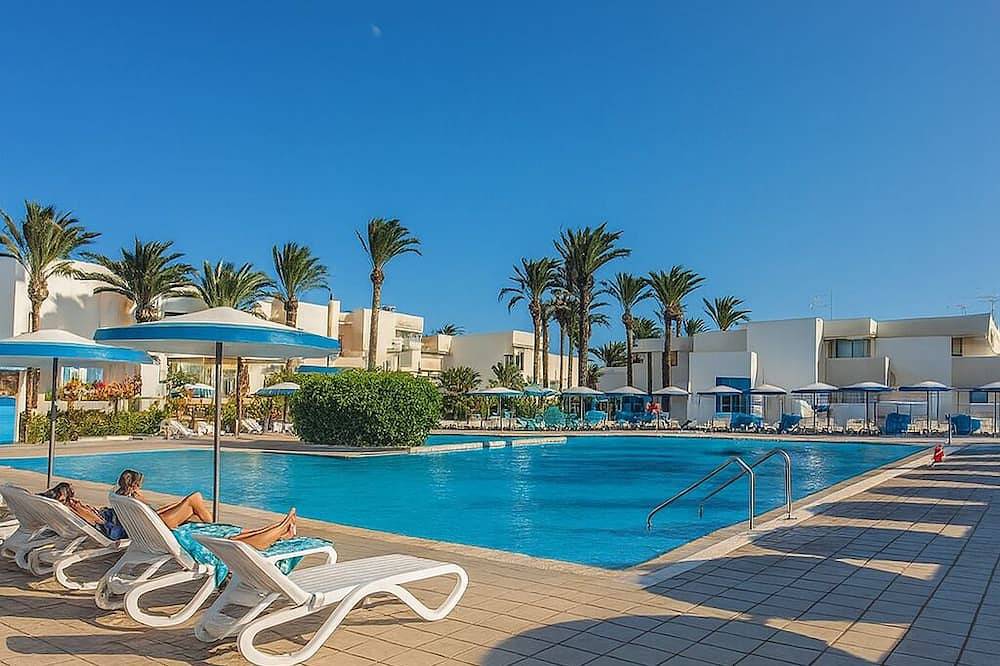 Geheel appartement, Primavera ocean apartament residence pool(10 minutes from the airport) in Costa del Silencio, Arona