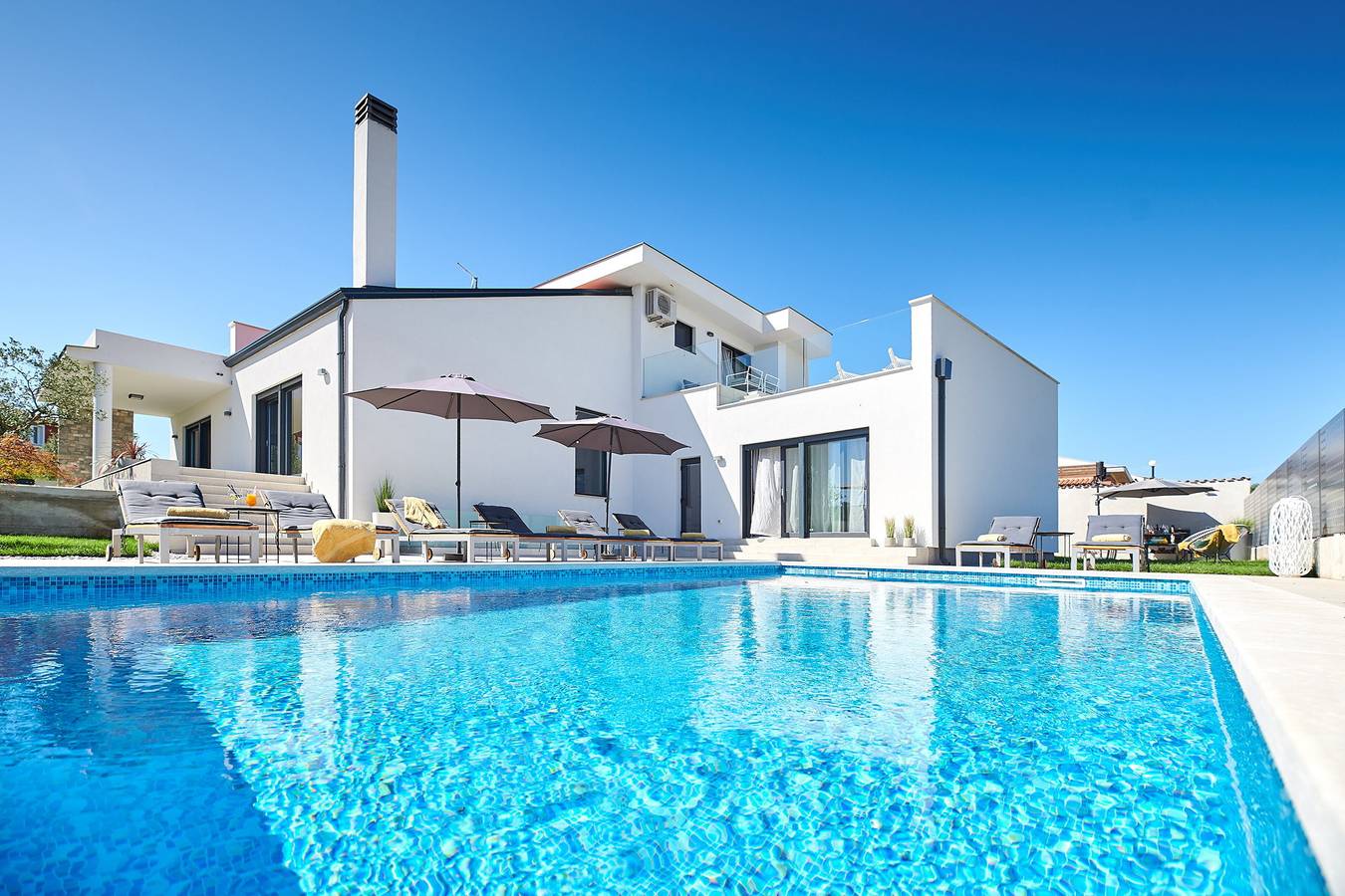 Villa Silver Sky mit Pool in Kaštel (Plovanija), Buje