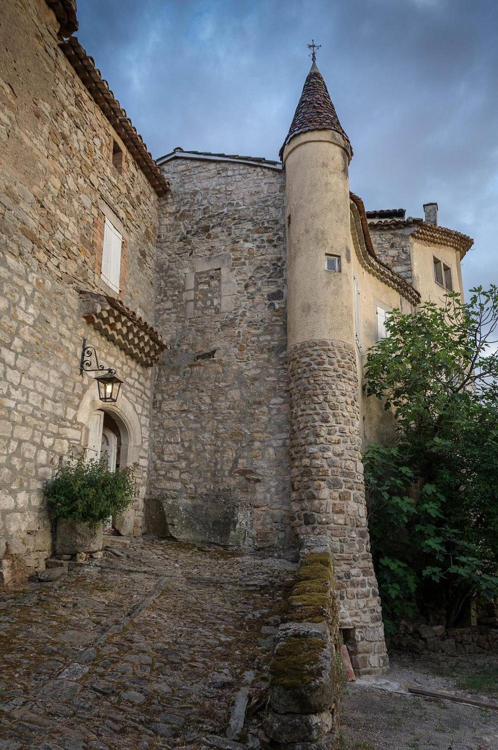 Appartement entier, Maison de vacances 'La Chapelle Piscine Partagée' avec vue montagne, Wi-Fi et climatisation in Les Vans, Parc national des Cévennes