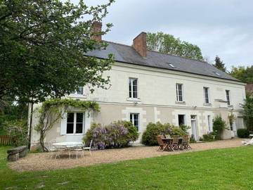 Gîte pour 8 personnes, avec jardin et vue, animaux acceptés à Saint-Martin-le-Beau