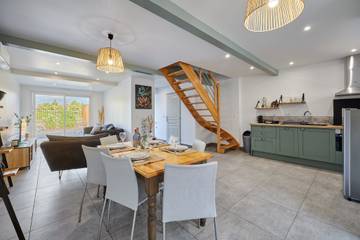 Location de vacances pour 6 personnes, avec terrasse et jardin dans Saint-Pierre-en-Auge