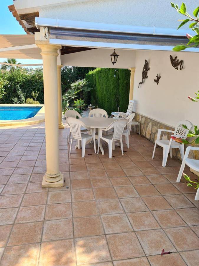 Chalet para 6 personas, con jardín y piscina - 1