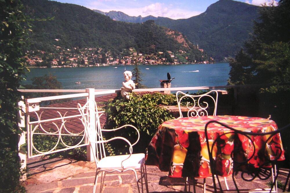 Ganze Wohnung, Casa Irene, App. mit Gartenterrasse, Privatstrand in Villaggio Montelago, Brusimpiano Gemeinde