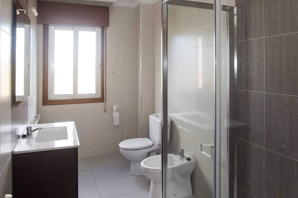 Entire apartment, Bueu: apartment/ flat - 5 rooms - 4/7 in Bueu, Rías Baixas