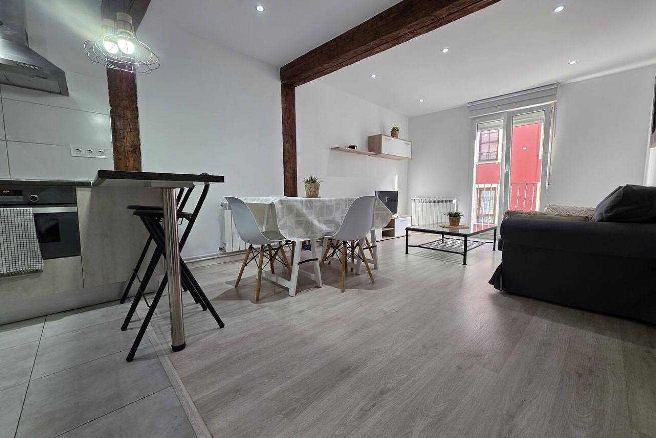 Appartement entier, Chic appartement tout équipé avec Wi-Fi in Santander, Côte Cantabrienne