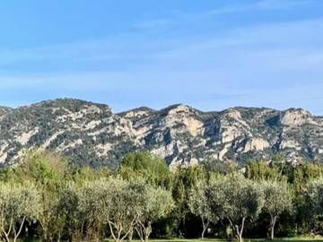 Location De Vacances pour 6 Personnes dans Robion, Parc naturel régional du Luberon, Photo 2