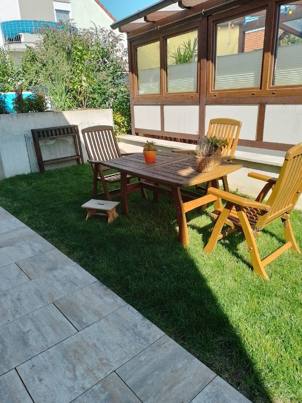 Ferienwohnung Franz - Ruhige, moderne Ferienwohnung mit 1 Schlafzimmer in Erlabrunn, Fränkisches Weinland