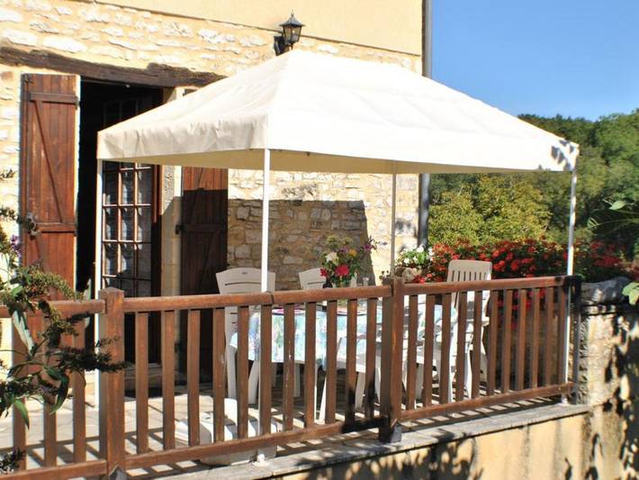 Location de vacances pour 6 personnes, avec jardin et terrasse, animaux acceptés à Saint-Aubin-de-Nabirat - 2