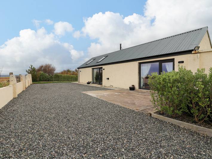 Cottage for 2 people, with garden, with pets in Lewis and Harris