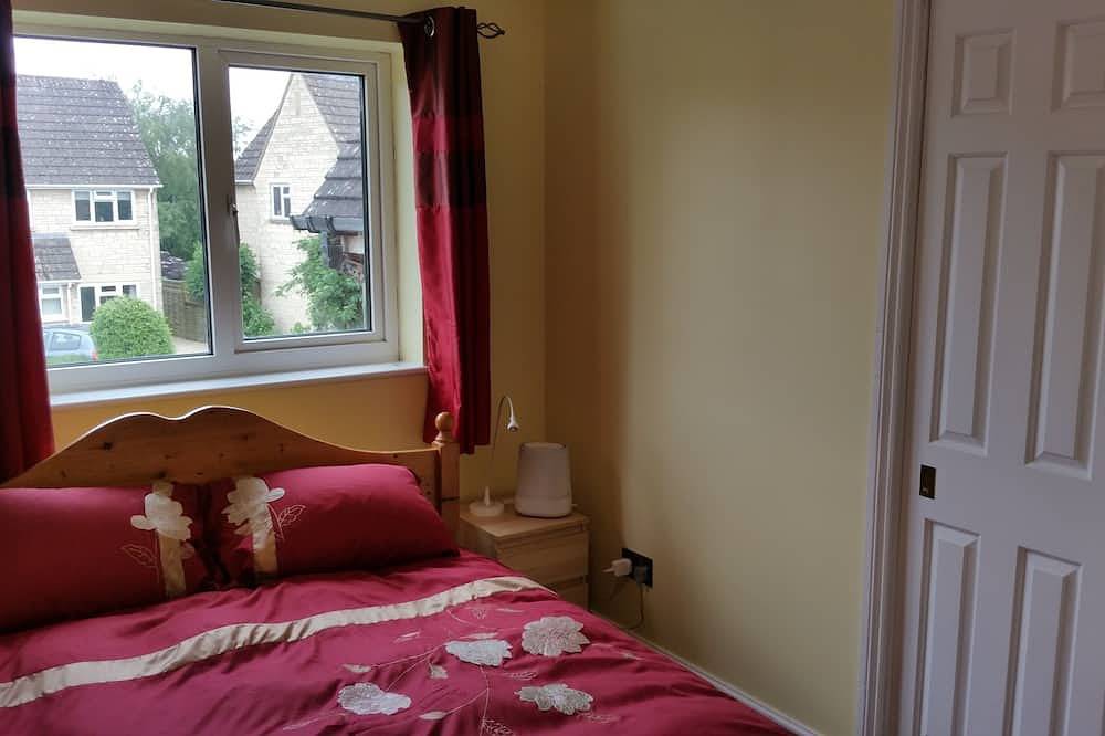 Entire apartment, Lovely Apartment near Water Parks in South Cerney, Gloucestershire