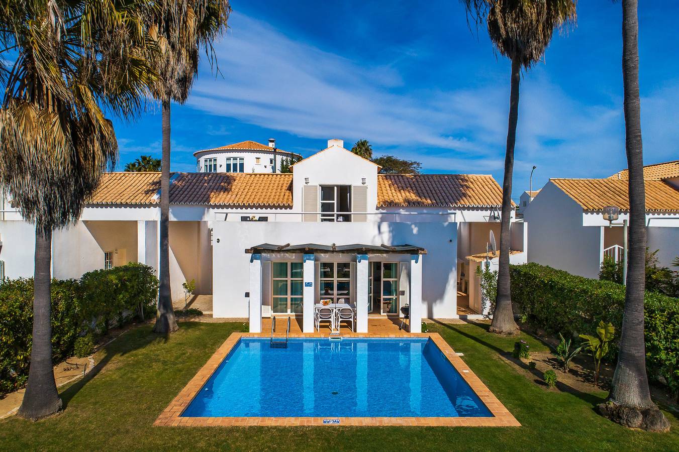Villa Luz do Atlantico, 100m da praia e piscina privada in Guia, District de Faro