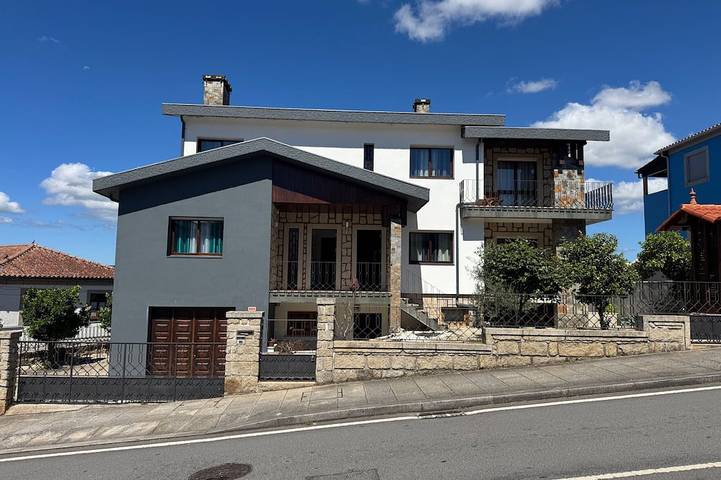 Ferienwohnung für 4 Personen, mit Balkon und Garten