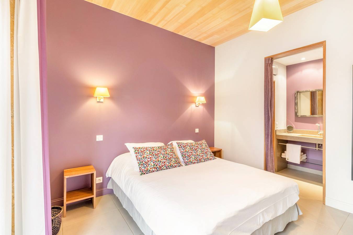 Chambre Lilas – Charme naturel et confort in Carsac-Aillac, Périgord Noir