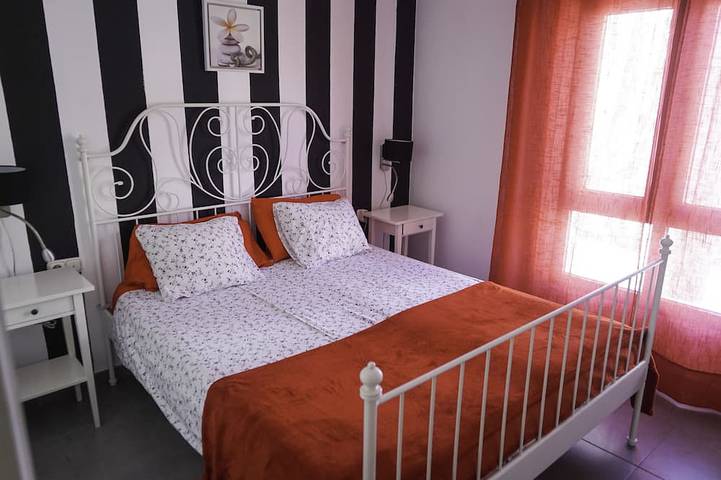 Entire apartment, Aloha Corralejo beach appartament, terrace whit sea view, WIFI, free in Puerto de Corralejo, La Oliva