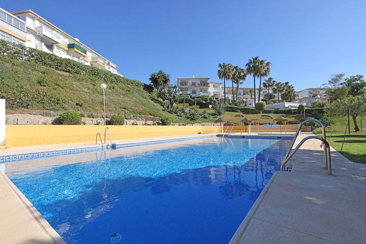 Ganze Wohnung, Ferienwohnung "Fantastischer Meerblick auf 80 qm Terrasse" mit Pool und Wlan in El Faro, Mijas