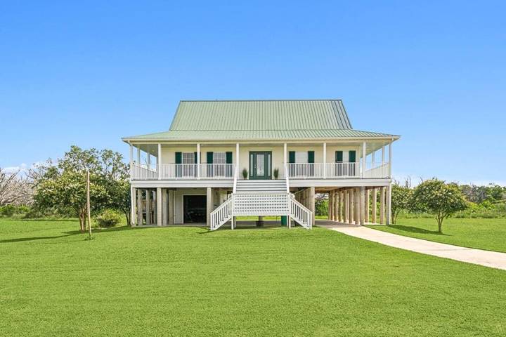 Location de vacances pour 8 personnes, avec jacuzzi et terrasse à Lafitte