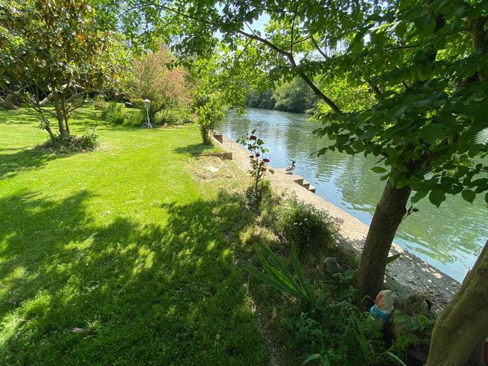 Location de vacances pour 4 personnes, avec jardin et vue à Montigny-sur-Loing