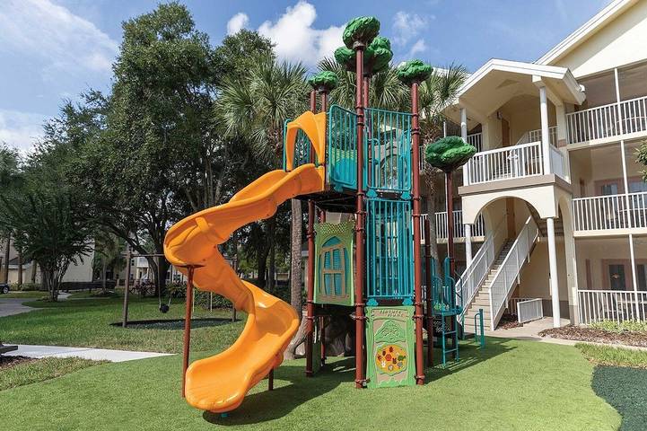 Holiday rental for 4 people, with balcony and hot tub as well as pool by Disney World