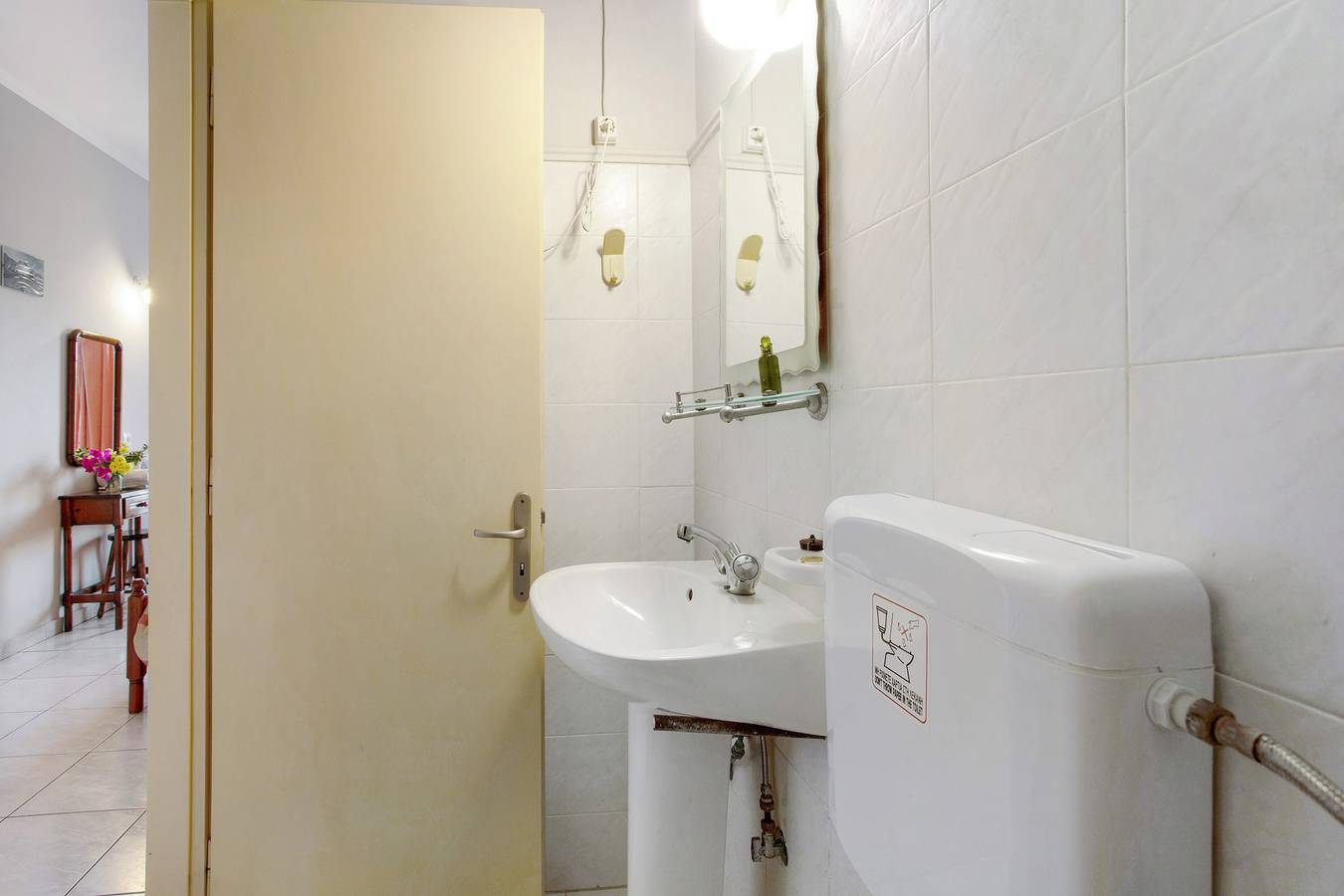 Studio "Dolfijn Studio Zeezicht 10" met Privé Balkon, Gedeelde Tuin & Wi-Fi, foto 8