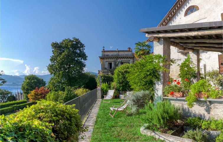 Location de vacances pour 6 personnes, avec Terrasse à Orta San Giulio