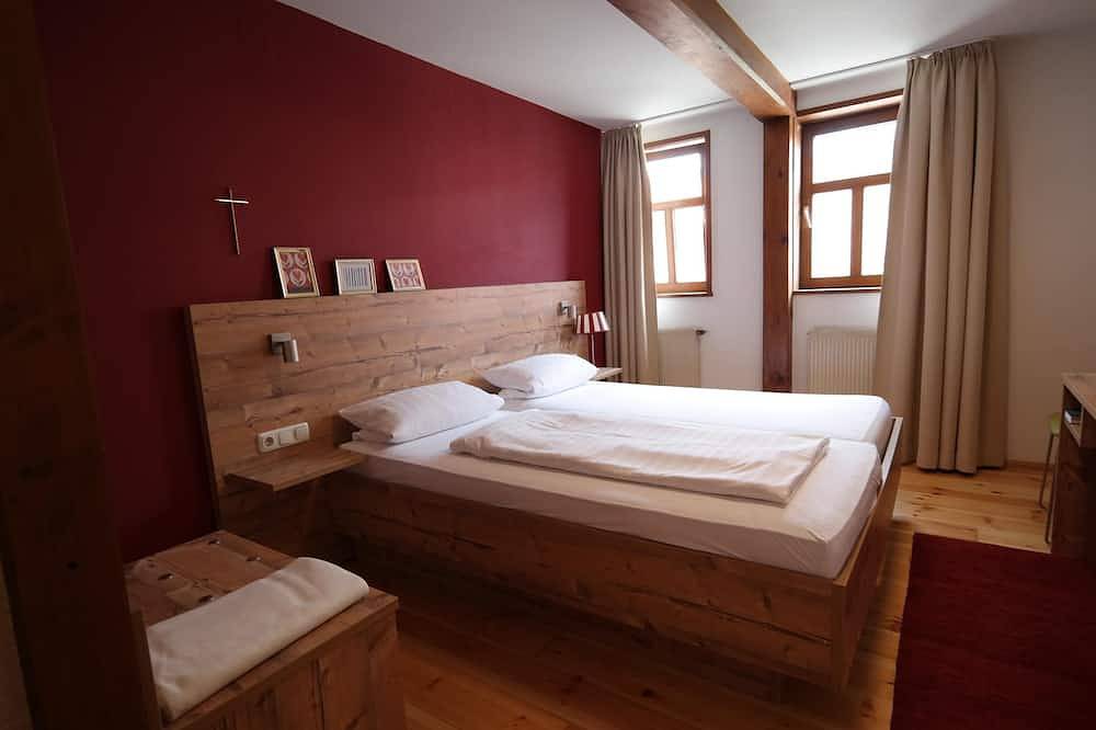 Ganze Wohnung, Doppelzimmer mit eigenem Badezimmer in Prichsenstadt, Fränkisches Weinland