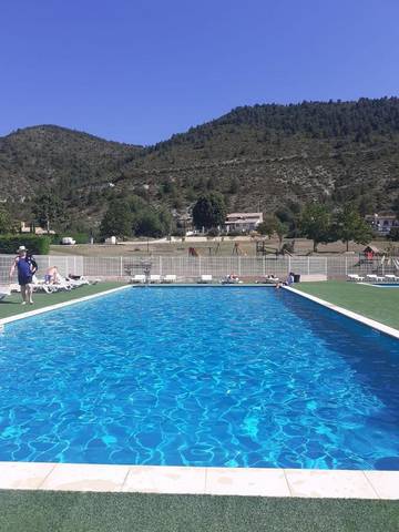 Camping pour 4 personnes, avec piscine et jardin à Castellane
