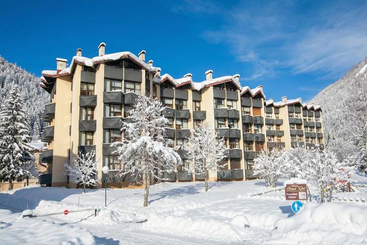 Appartement entier, Grand Roc B221 260m from Slopes, View, Parking & WiFi in Argentière, Chamonix-Mont-Blanc
