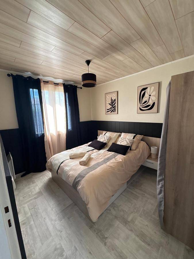 Location de vacances pour 12 personnes, avec jardin et piscine à Cours-de-Pile - 3