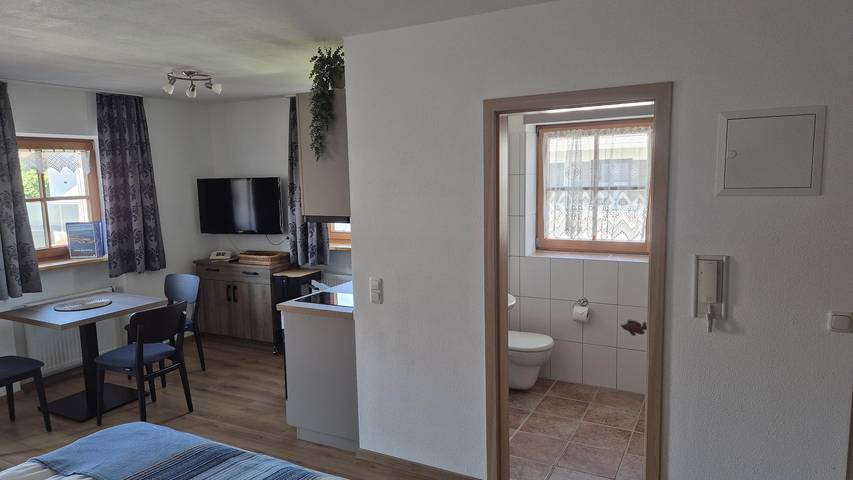 Ferienwohnung für 2 Personen, mit Balkon und Garten in Prien - 2