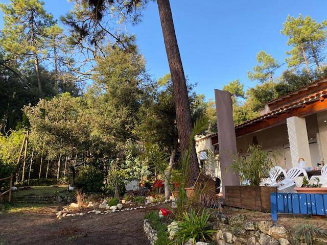 Location de vacances pour 13 personnes, avec jardin dans Plage des Sables-Vignier - 4