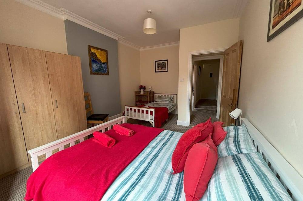 Apartamento entero, Encantador y espacioso apartamento a poca distancia de la playa y la ciudad. in Eastbourne, Sussex Oriental